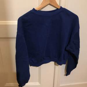 Superfin blå tröja från hm divided i storlek S 💘super fin färg och hyfsat använd men fortfarande okej skick