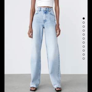Säljer ett par superfina jeans från zara som är inköpta i höstas och knappt är använda pga för små för mig, storlek 34, bra i längden för mig som är 1.74 men går att klippa av till rätt längd 💘