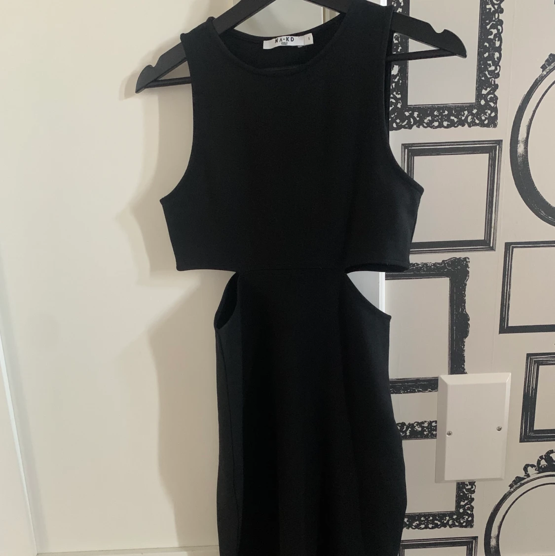 NA-KD cut out mini klänning - 90