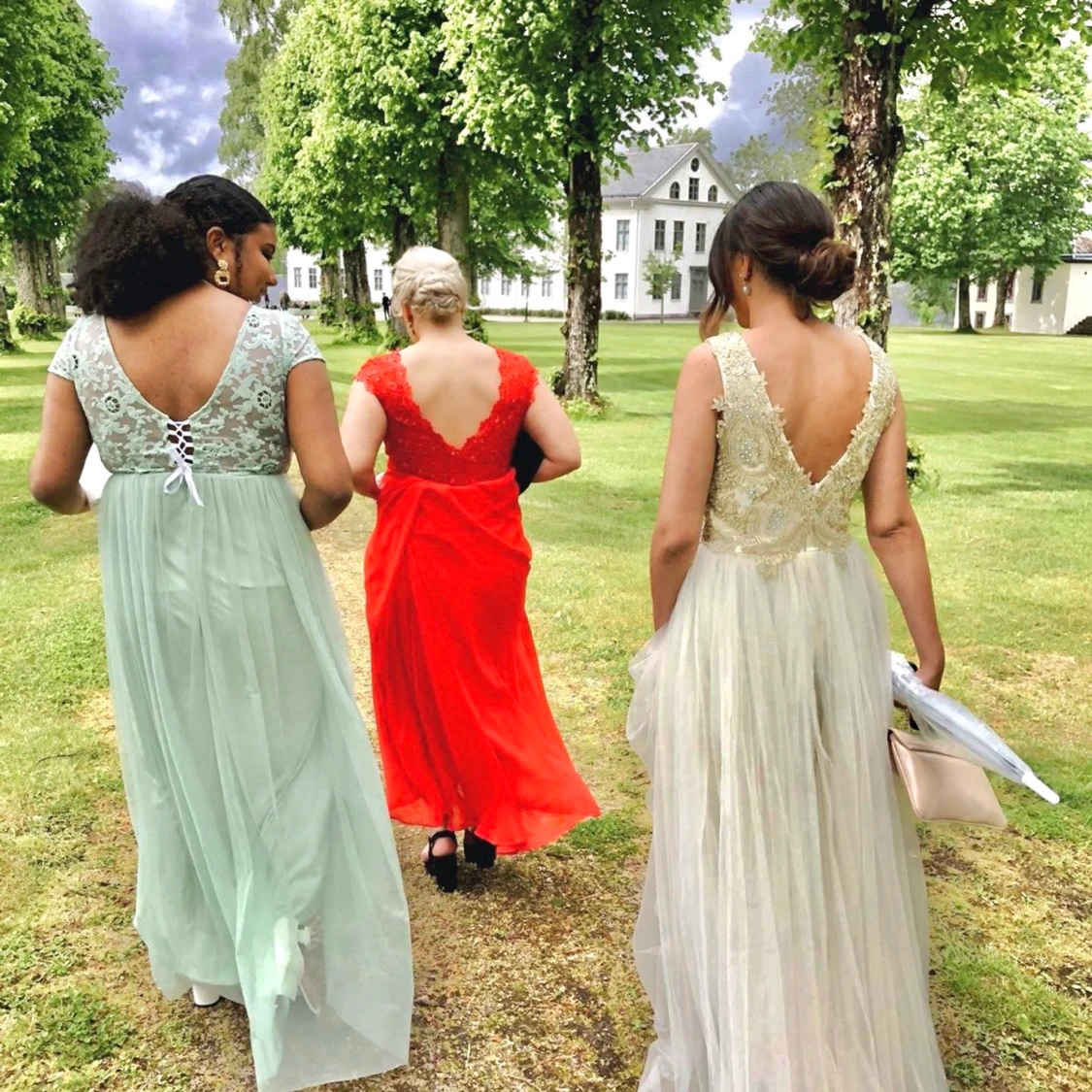 Beige/krämvit balklänning Str S