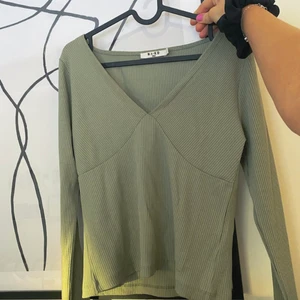 Grön tröja - Endast använd en gång 💚💚💚