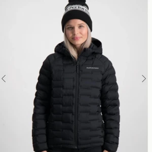 Peak Performance jacka - Jag säljer nu min tunna peak jacka för att den har blivit för liten💗