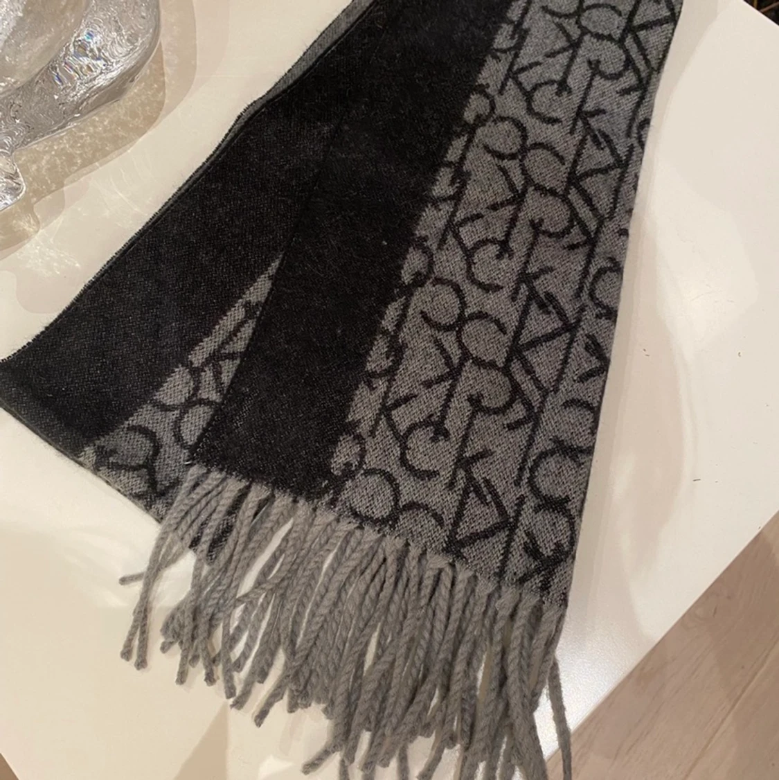 Super fin Calvin Klein halsduk!