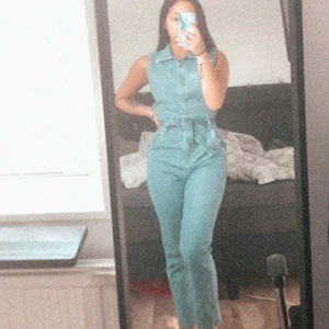 Jeansdress - Intresse koll! Jeansdress som sitter väldigt fin men tyvärr inte kommit något mer till användning 💙