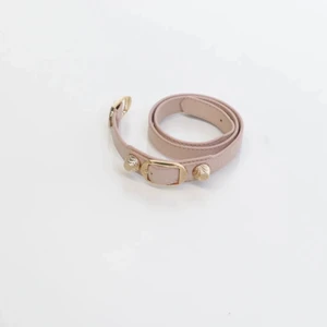 Balenciaga armband - Säljer mitt jätte fina balenciaga armband som är i bra skick men är ändå använt har tyvärr ingen box men har bild på numret på insidan om man vill se