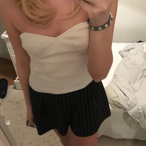 Kjol - Söt kjol som tyvärr inte kommer till användning, storlek S❤️