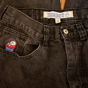 Big Boys - Big boys från polar. Ganska använda och har tagit lite skada efter jag färgat om dom för att bli svartare. (se bild 2) därför de låga priset.