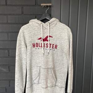Säljer Oanvänd Hollister hoodie!💓 först till kvarn 