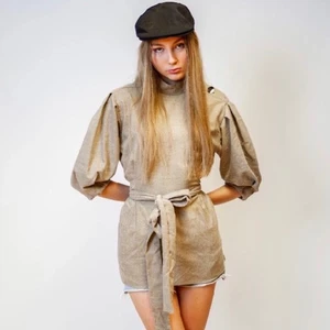 Klänning - Väldigt fin beige klänning i storlek S/XS