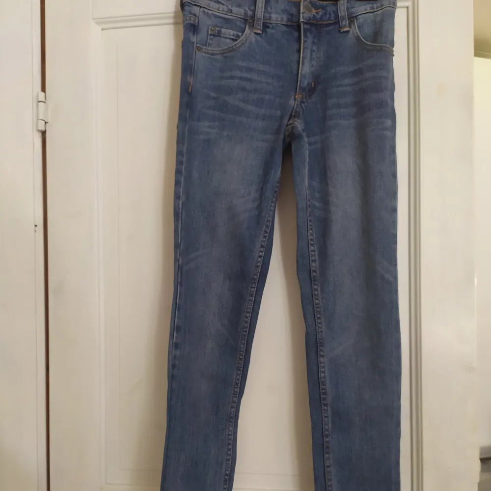 Cheap monday jeans som bara är använda fåtals gånger. Priset kan diskuteras . Jeans & Byxor.