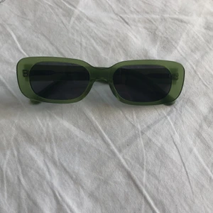 Solglasögon  - Solglasögon från Carin Wester, knappt använda. Möts upp i Stockholm eller så betalar köpare för frakt 