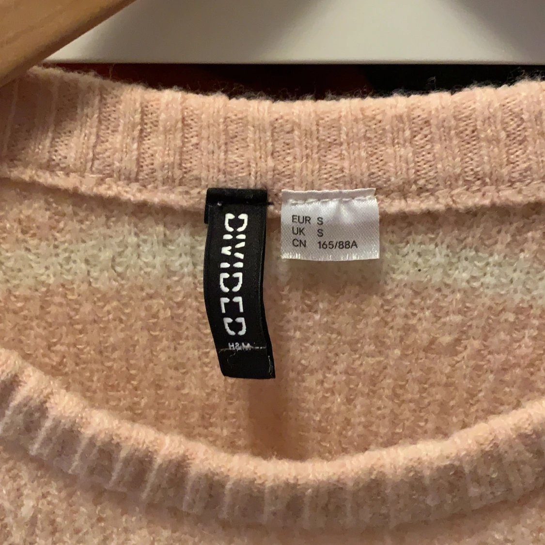 Randig stickad tröja  - 91