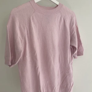 Kashmir t-shirt - Ljusrosa Kashmir T-shirt från hm! Storlek M