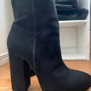 Boots - Super snygga boots aldrig använda från h&m 