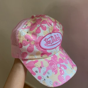 Von Dutch keps - Von Dutch keps, köpte här på Plick! Köparen står för frakten!