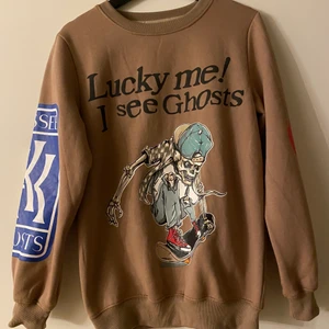 Hoodie  - Säljer min hoodie som bara testats. Då den inte kommit till användning tyvärr💗