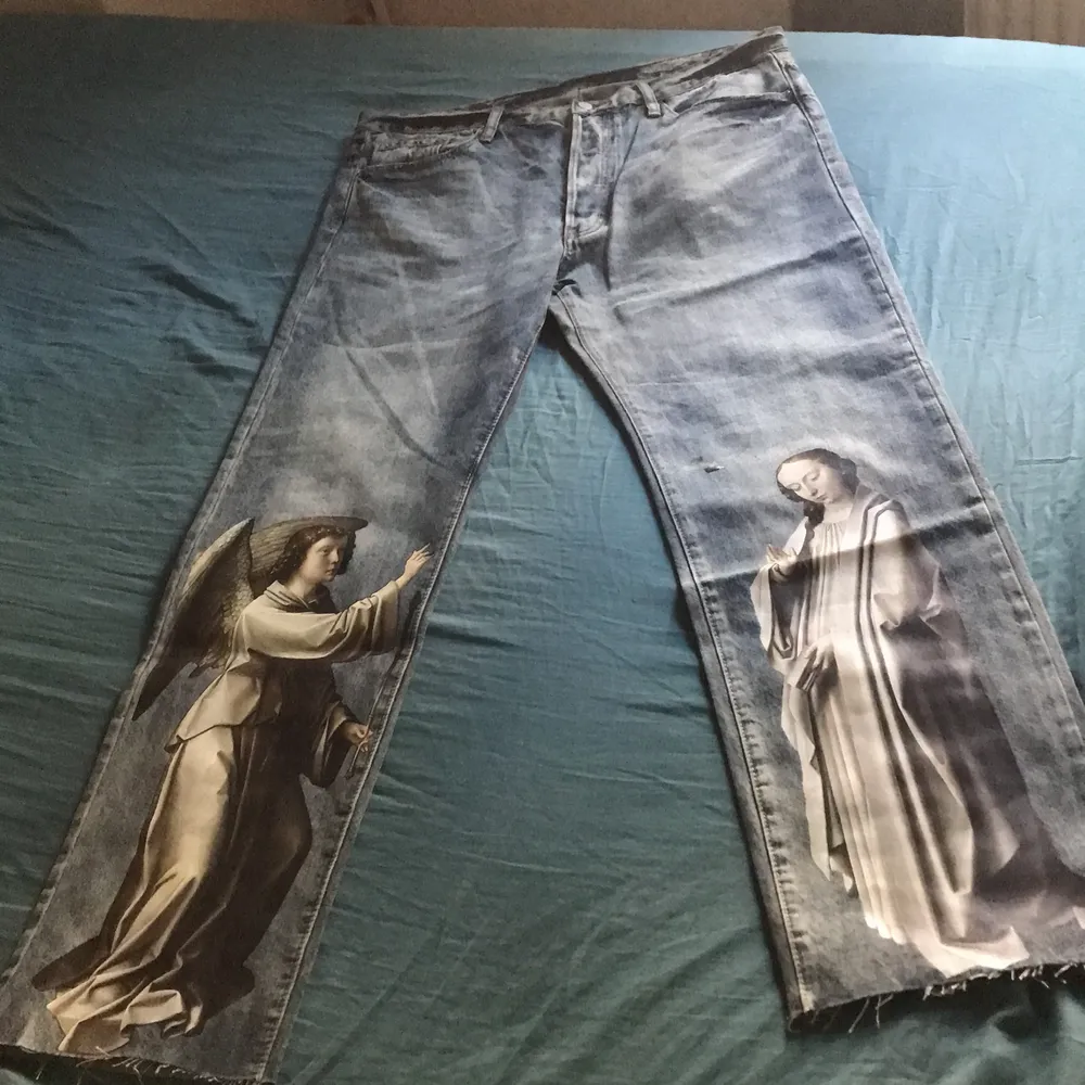 Säljer då dom inte passade mig 😇. Jeans & Byxor.