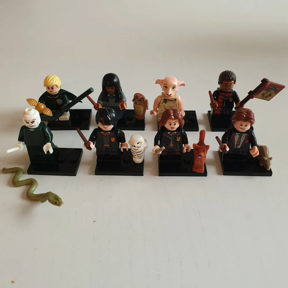 8st olika  Harry Potter minifigures. Allt I bilderna ingår i priset. Tillverkad av WM Blocks och kompatibel med andra marknadsledande tillverkare av klossar. . Övrigt.