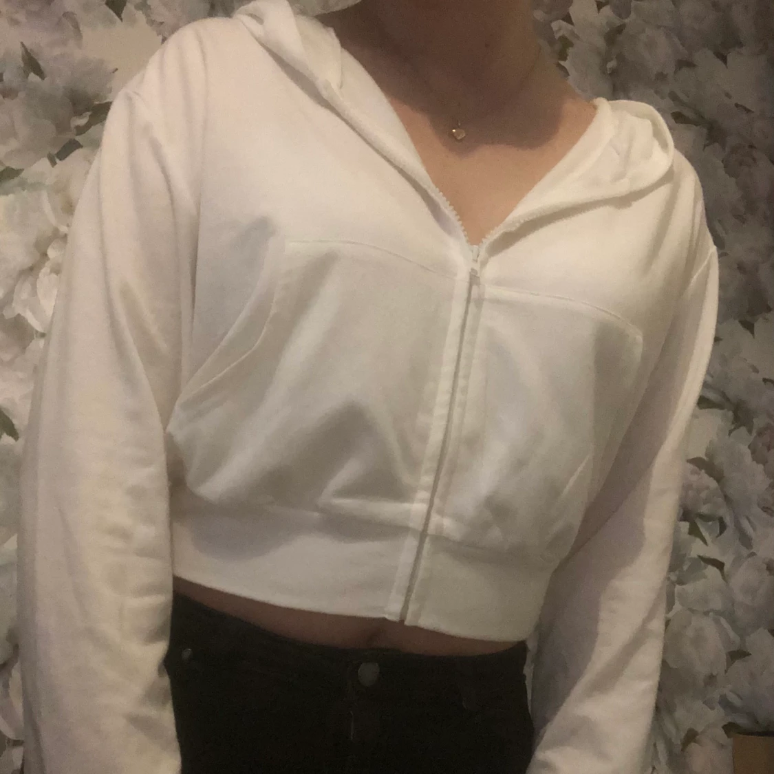 Vit hoddie med tryck - 90