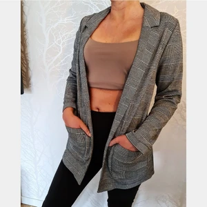 Kavaj  - Grå rutig kavaj använd 1 gång 