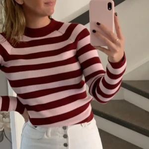 Randig tröja  - Från bikbok den är som ny 💕💕 frakt 60kr 