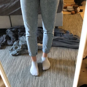 Momjeans dr denim strl34 - Momjeans från dr denim, inte använda mkt pga för små, storlek 34