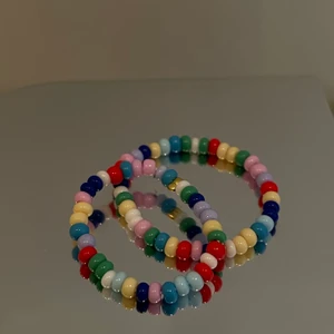 Ringar - Nu har vi även börjat sälja ringar i glada färger perfekta för sommaren 💫 pris för ring är 29kr💗 skriv till oss om du är intresserad 🥳