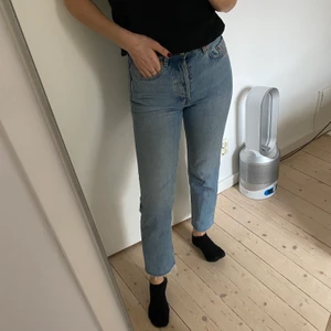 Jeans från other stories  - Jeans från other stories som blivit alldeles för små... super fina och bekväma i övrigt. 