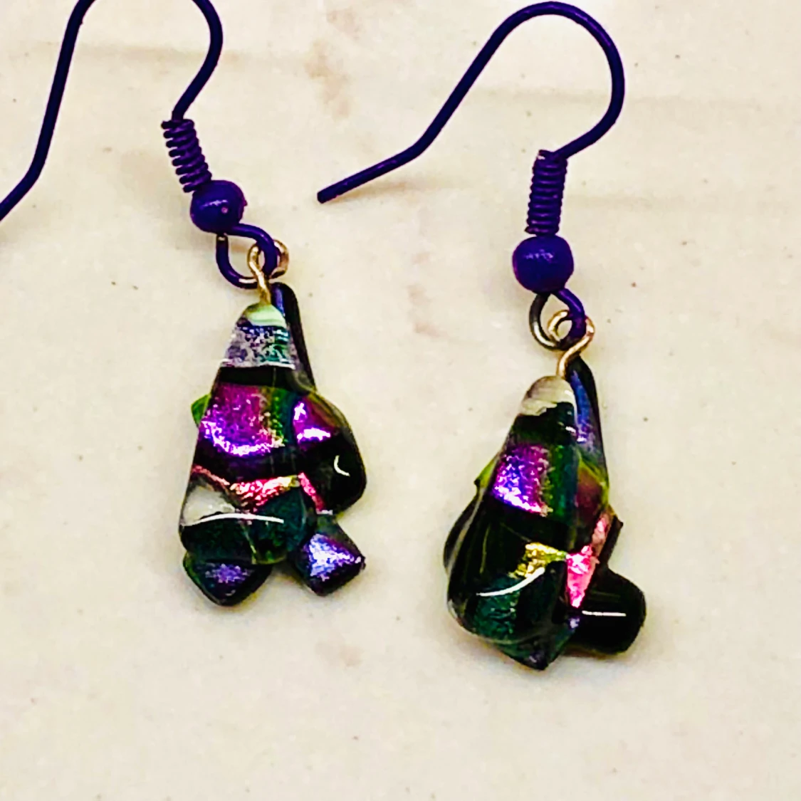 Lila örhängen, glas i rosa och lila - 91