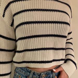 Fin stickad tröja från Gina tricot i storlek XS. Kan mötas upp i Borås, annars står köparen för frakt 