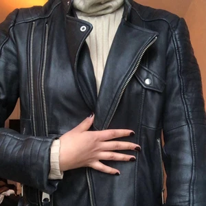 Zara skinnjacka - Snygg aldrig använd! Storlek S men passar också XS