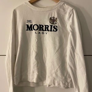 Morris sweatshirt  - Jätte fin Morris sweatshirt, får på mig den men hade velat ha den en storlek större🤍