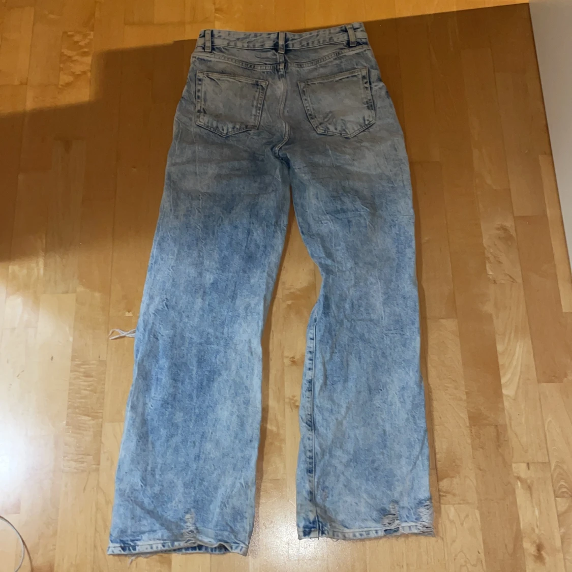 Straight Jeans med hål  - 90