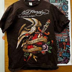 Ed Hardy tshirt - Brun Ed Hardy tisha i storlek s/m HMU för fler bilder😄