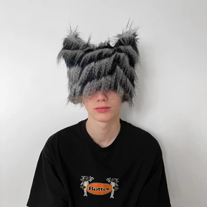 B-mössa Önskedjur - Magisk handgjord mössa i fuskpäls, marinblå/vit med ljusblått foder