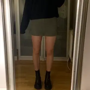 Assnygg kjol från HM