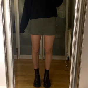 khakigrön kjol - Assnygg kjol från HM