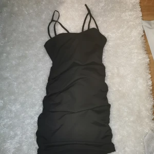 Klänning XS  - Ny