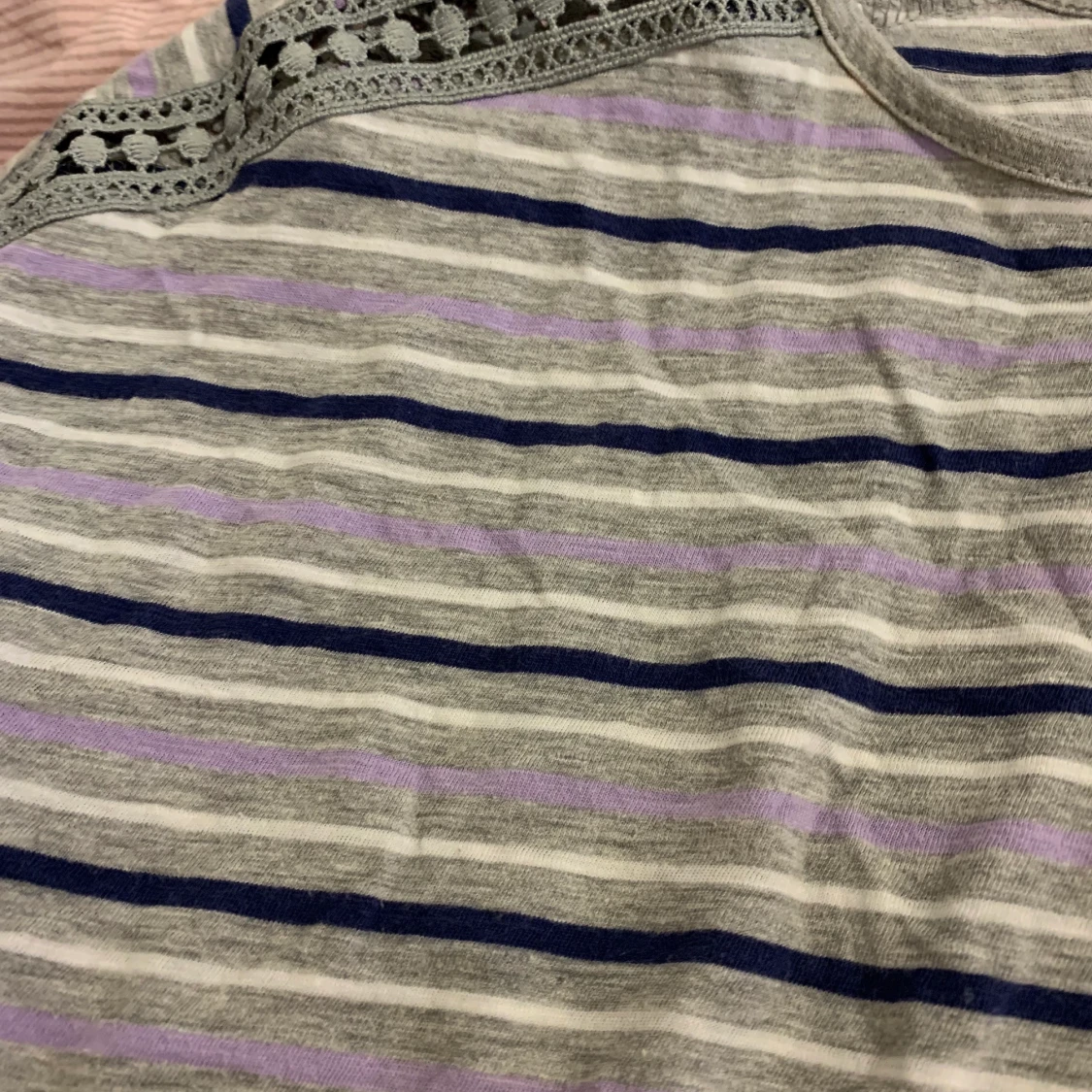 Fin randig tröja  - 91