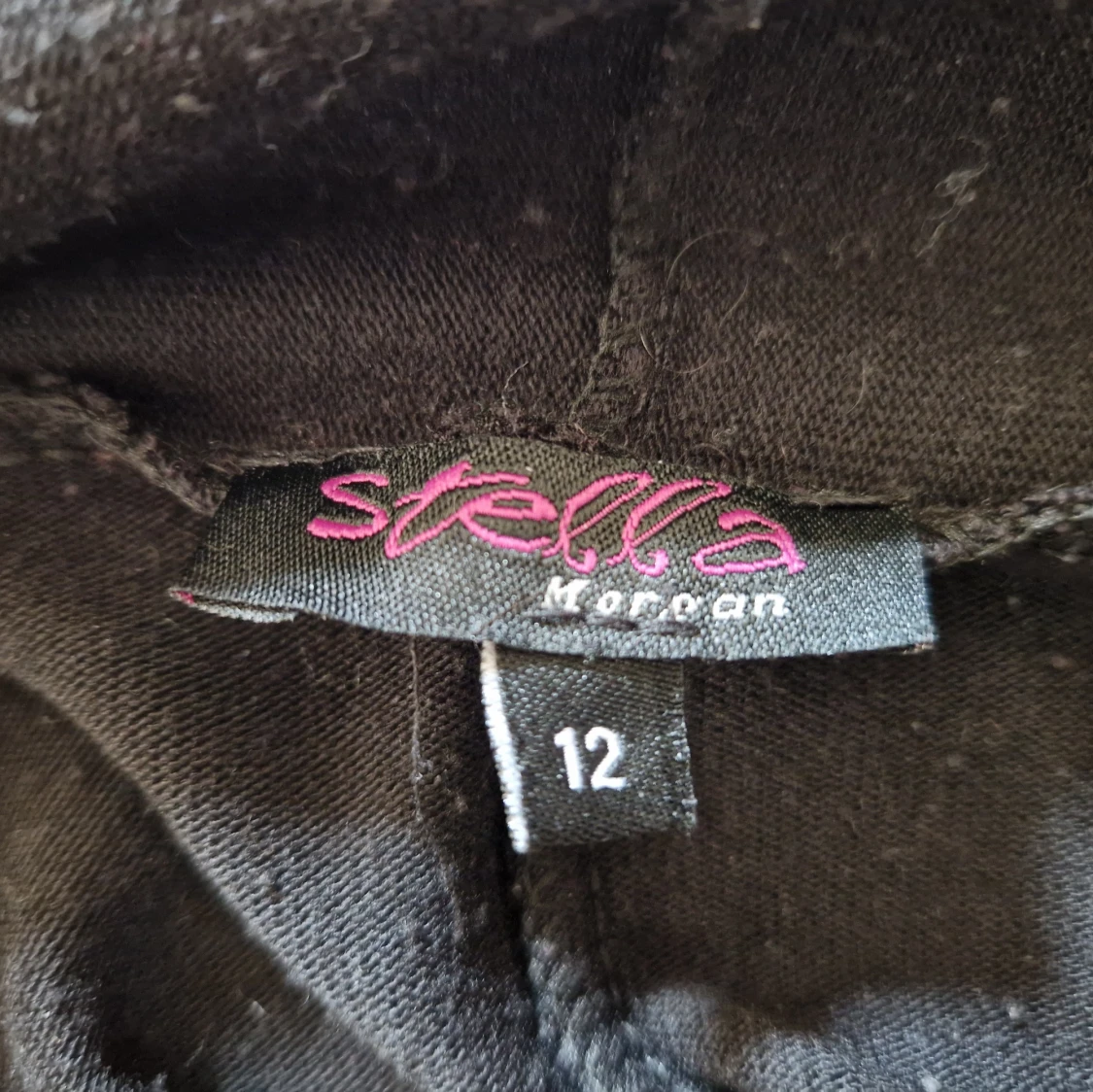 Svart omlottkofta från Stella Morgan - 2