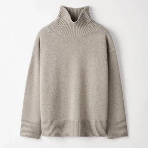 Soft Goat Boyfriend Turtleneck  - !INTRESSEKOLL! Köpt för 3700kr från Soft Goat i vintras och sparsamt använd. Orginal box är inkluderad. Passar xs-m