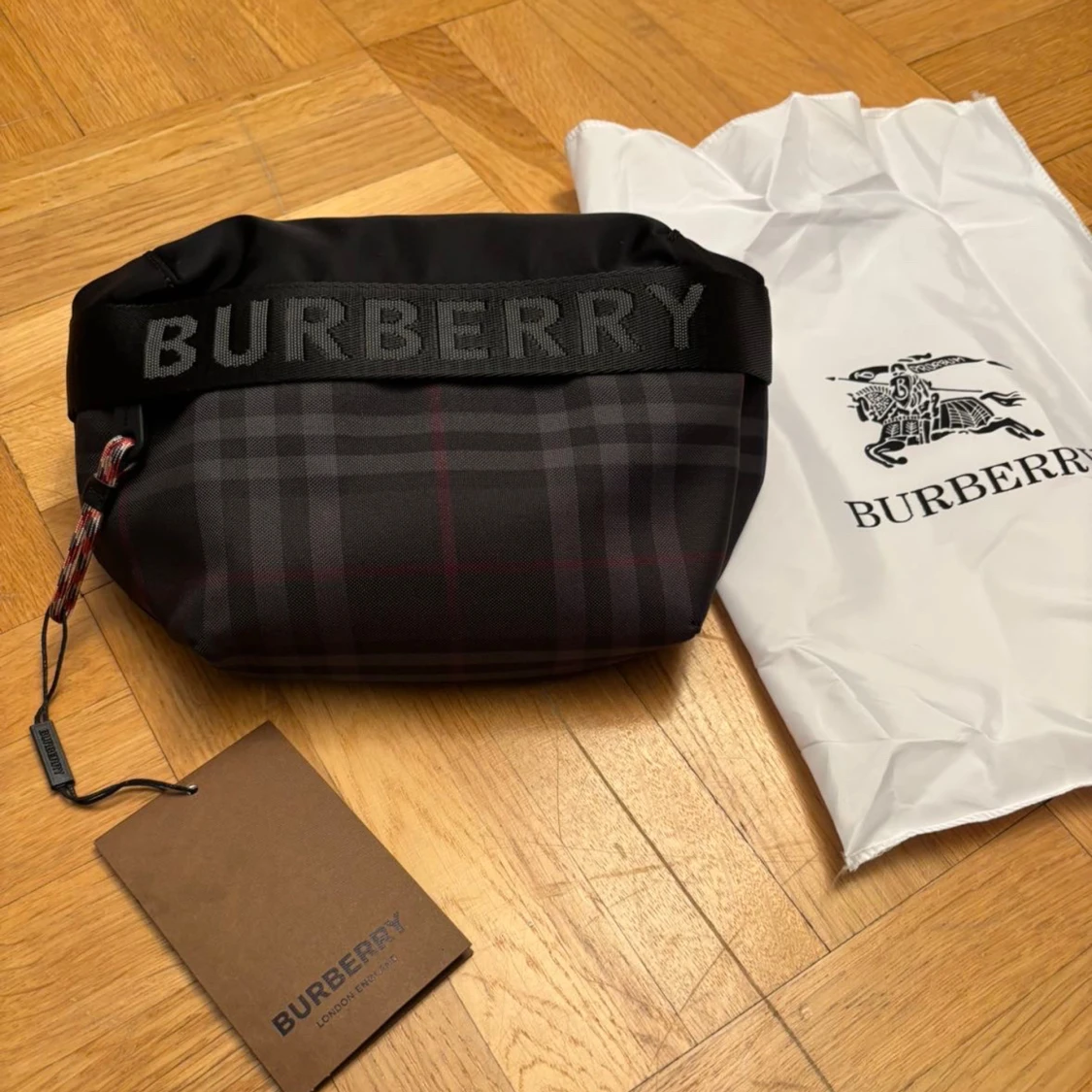 Bubrerry midjeväska