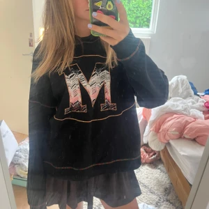 Hoddie från missoni!! - Så unik och cool, jätte bra skick 🩷🥹