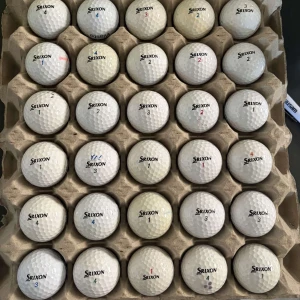 Srixon mix 12/24 99kr/179kr - Srixon mix med bra kvalitet där du får 12 bollar för 99kr och 24 bollar för bara 179kr. De flesta av bollar är i nyskick men att någon kan ha ett eller två märken.