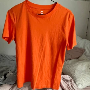 T shirt - Orange t shirt från Cubus i storlek M 🧡