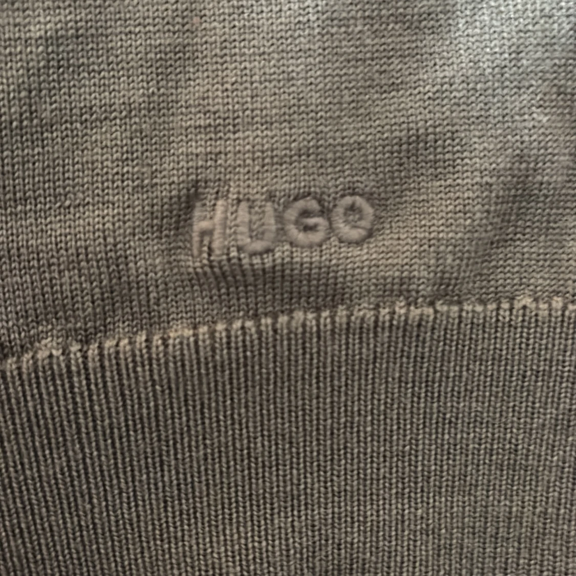 Olivgrön stickad tröja från Hugo - 2