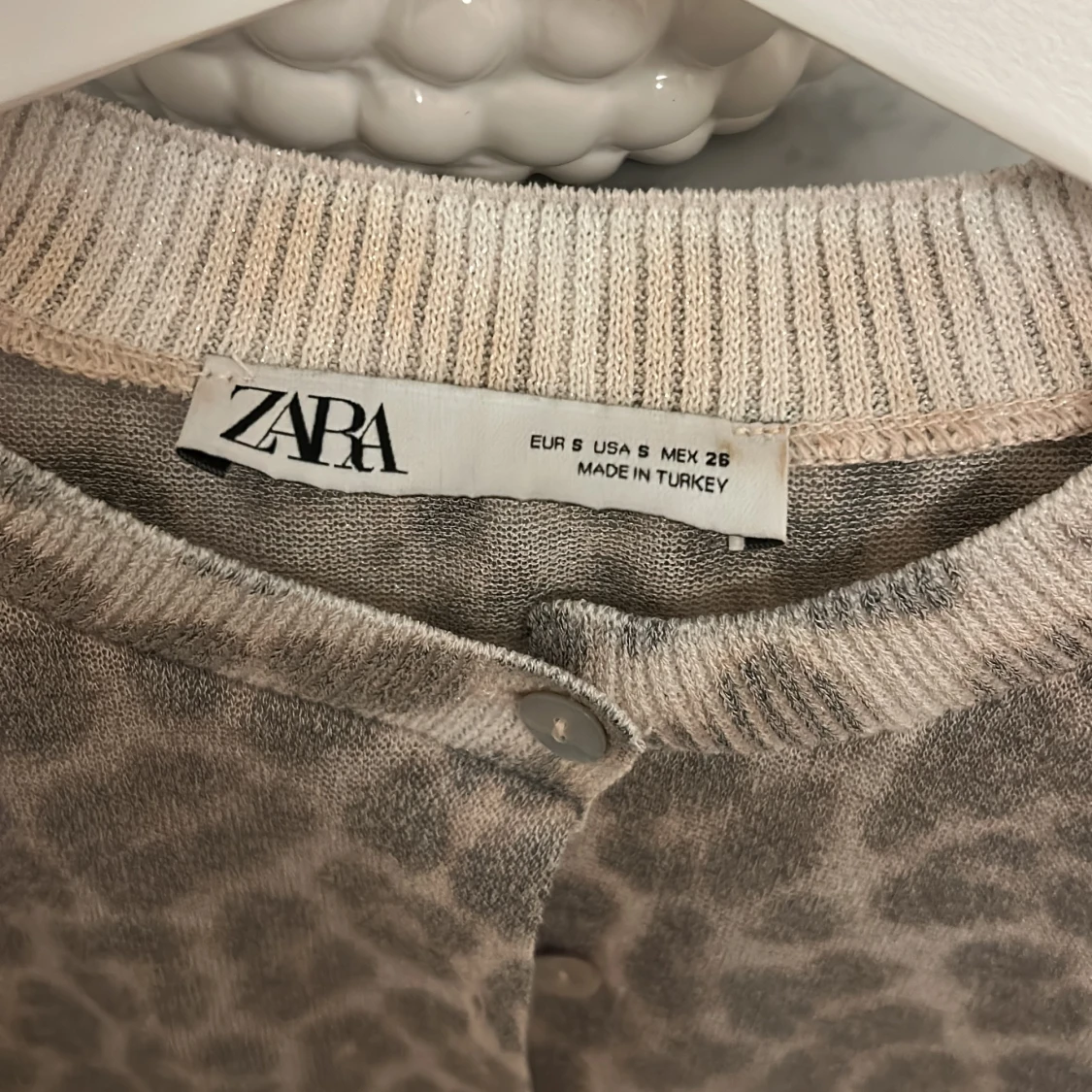 Beige leopardmönstrad kofta från Zara - 3