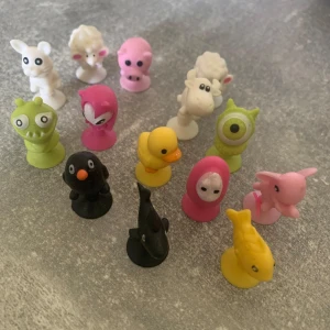 Djur leksak  - Små färgglada djur. Perfekt för samlare, barn eller som dekoration! Gick att köpa på Lidl för många år sedan. 