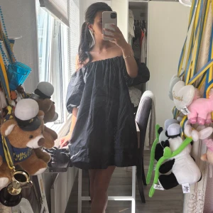 OFF SHOULDER KLÄNNING - Jättesöt klänning som endast är använd en gång🩷🩷