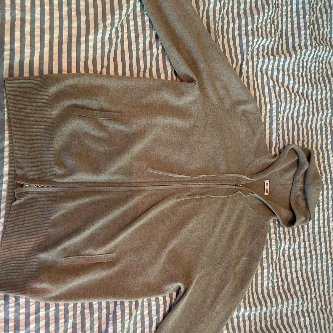 Hoodie i kashmir från Soft Goat - 1